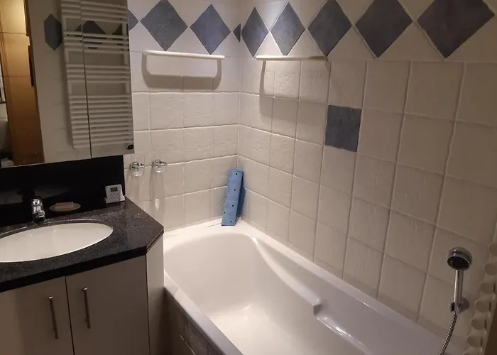 Skis Aux Pieds, Balcon, 6 Pers, Garage, Wifi - Fr-1-514-74 * Courchevel